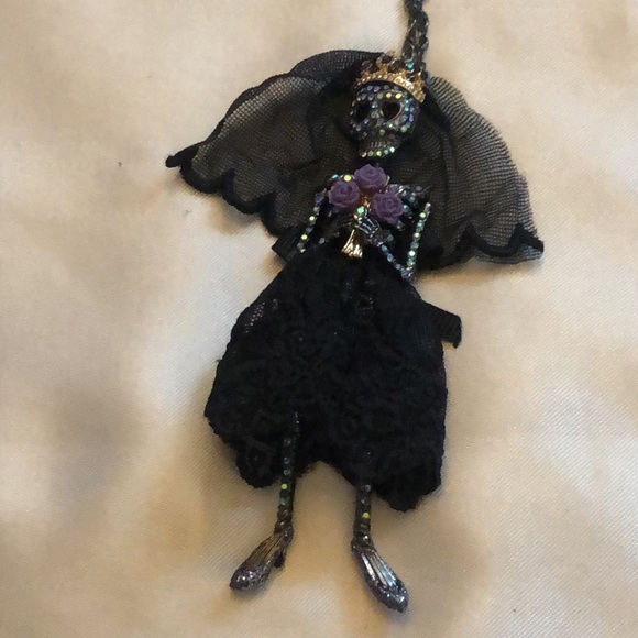 Betsey Johnson Hematite Tone Dark Magic Skeleton Bride Pendant Necklace NWT - Picture 6 of 15
